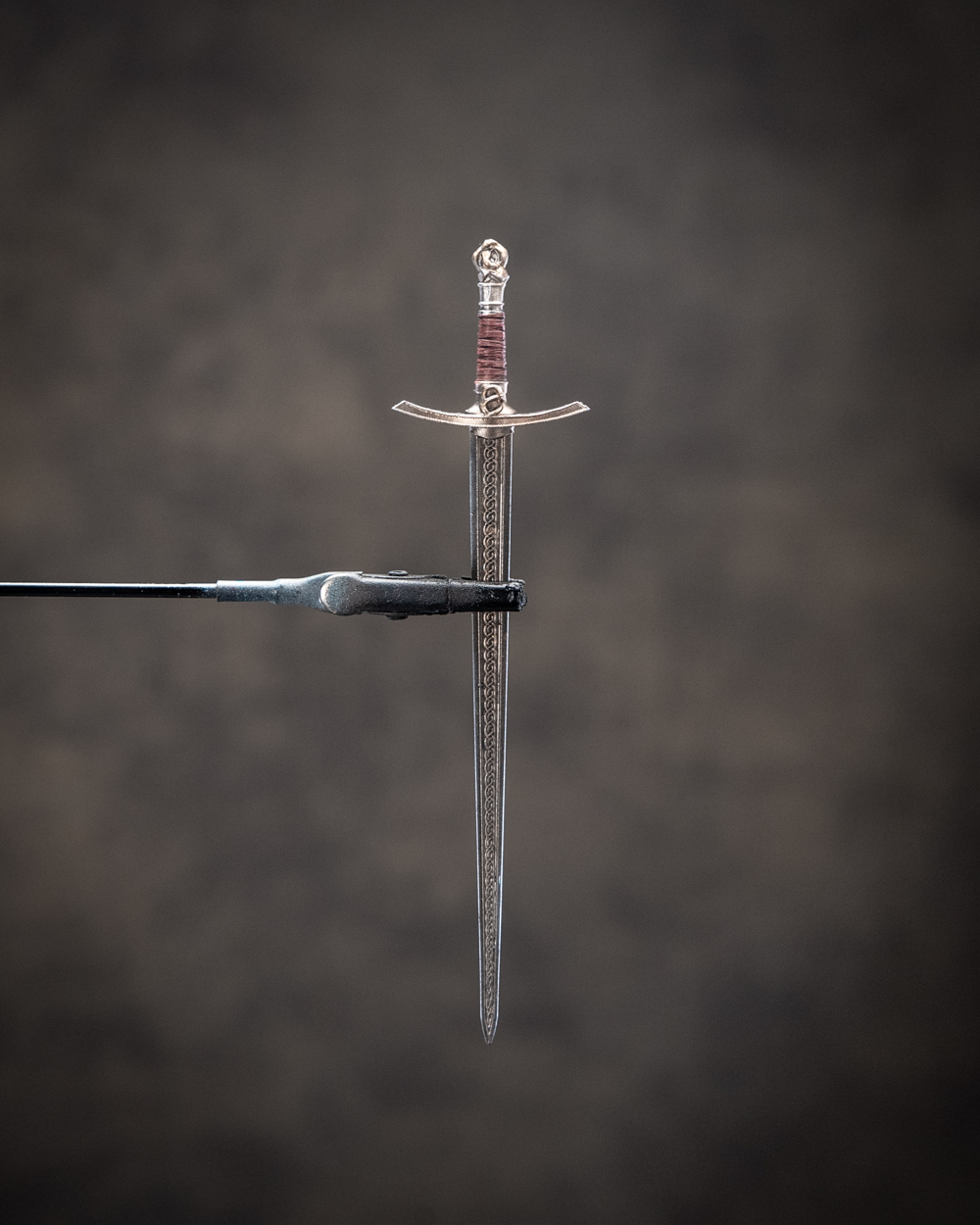 fw185:the knight's sword b fw185:the knight's sword b