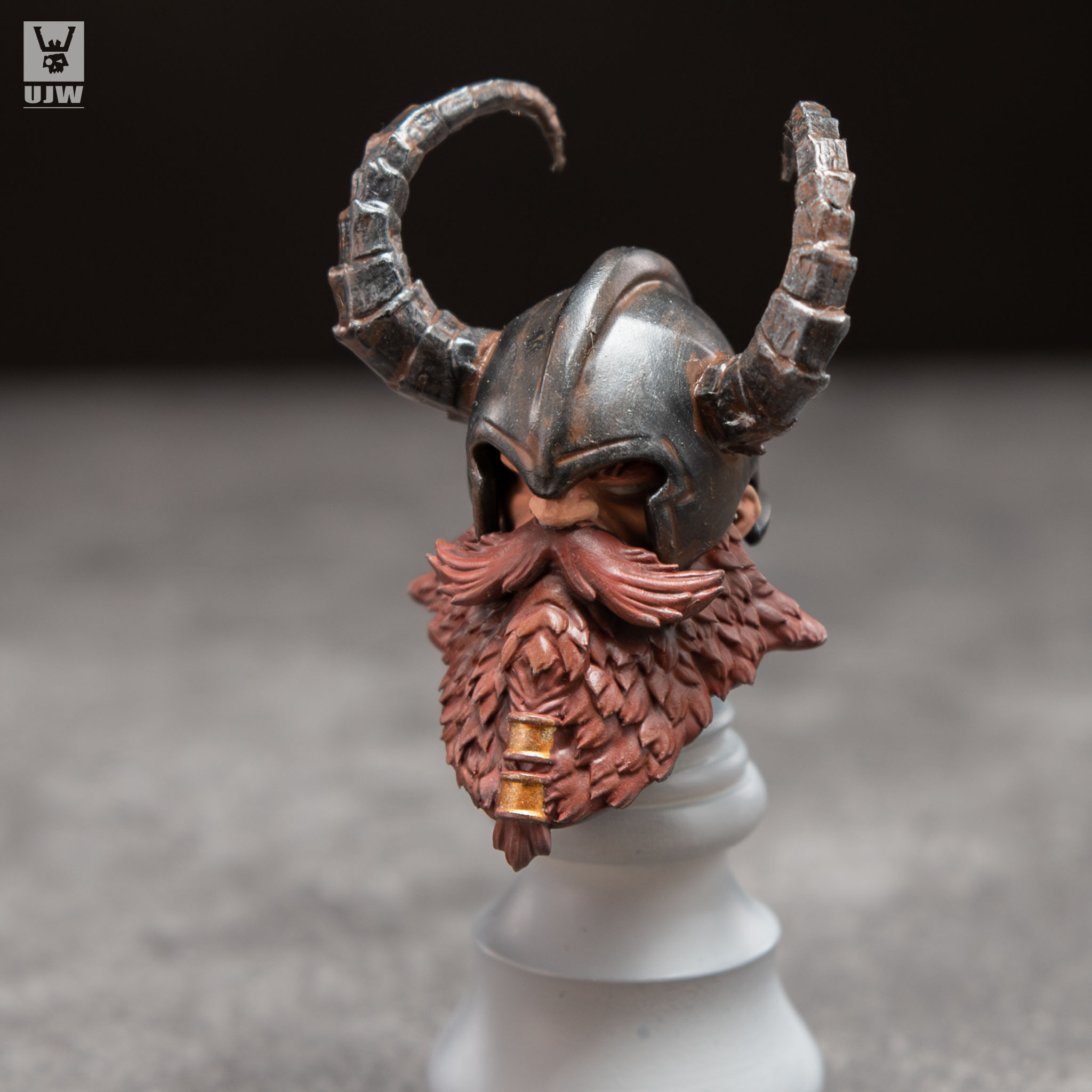 fw111:the dwarf head+helmet fw111:the dwarf head+helmet